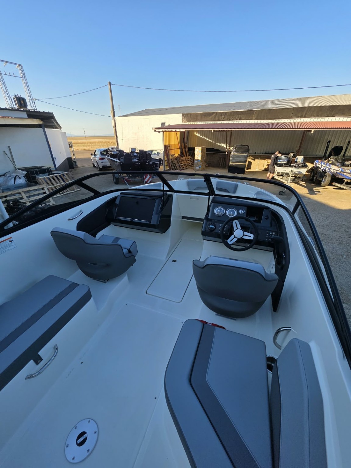 Bayliner V20 2027, fotografía 5